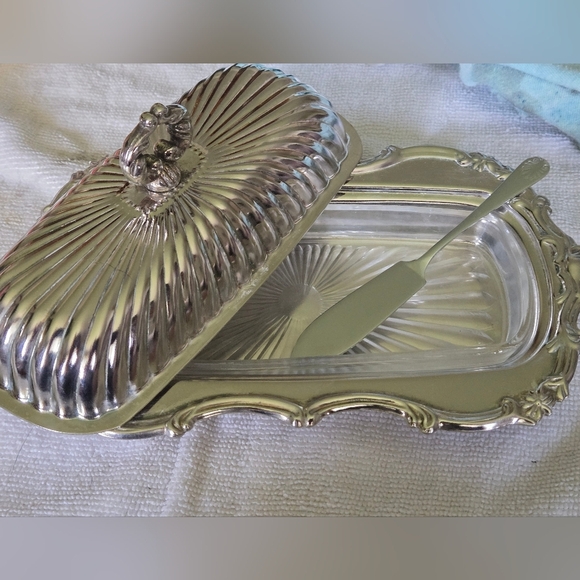 Vintage Silver-Plated Butter Dish Set w/ Glass Insert & Knife Goth Luxury NYE - Picture 1 of 7